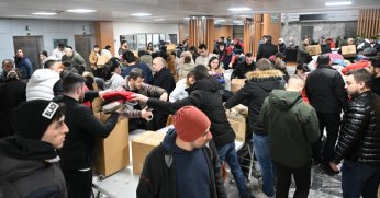 Kartepe depremzedeler için tek yürek oldu