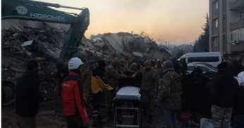 Sabahın ilk ışıklarıyla yeni güne umut oldu 5 yaşındaki kız çocuğu kurtarıldı