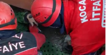 Kocaeli ekibi toplamda 32 vatandaşı en kaz altında kurtardı