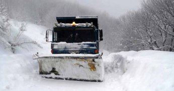 Büyükşehir, 275 araç ve 730 personelle karla mücadele ediyor