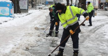 Kocaeli’de karla mücadele 7/24 sürüyor