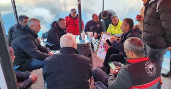 GÖLCÜK BELEDİYESİ VAR GÜCÜYLE DEPREMZEDELERİN YANINDA