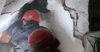 89 SAAT SONRA ENKAZDAN ÇIKARILDI