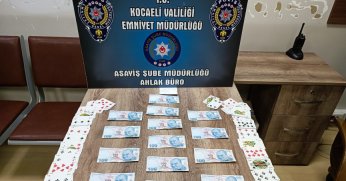 Kumar oynarken suçüstü yakalandılar