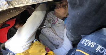 108 saat sonra kurtarılan kadından ilk soru: “Eşim yaşıyor mu?”