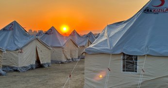Hatay Defne’ye çadır kent kurtulmaya başlandı