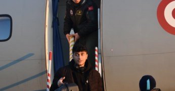 Deniz Kuvvetlerine ait uçaklar tahliyelere devam ediyor