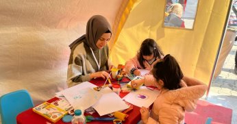 Depremi yaşayan çocuklar için ‘’oyun en iyi ilaçtır’’