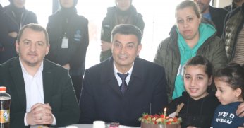 Depremzede Yaren’e doğum günü sürprizi