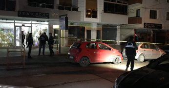 Evinin önünde silahla vuruldu