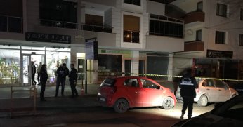 Tartıştıkları şahsı evinin önünde silahla yaralamışlardı: 2 tutuklama