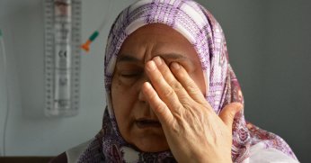 Annemin toprağa gömüldüğünü bile göremedim