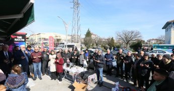 Depremzedeler için hayır panayırı