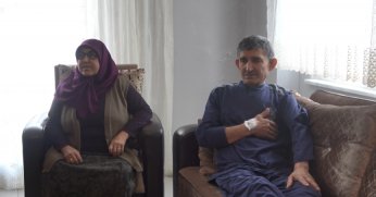 Depremzede yaşlı çift, gazeteciler ve hayırseverler tarafından eve yerleştirildi