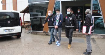 Bahçeye giren tavuk yüzünden işlenen cinayetin sanıkları hakim karşısında