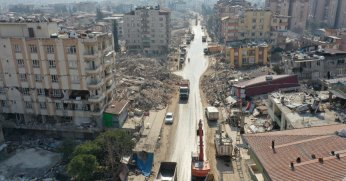 Büyükşehir Defne'de Enkaz Kaldırıyor 