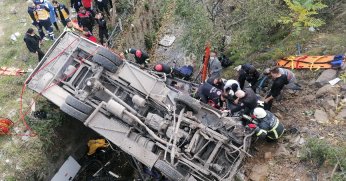 4'ü öğrenci 5 kişinin hayatını kaybettiği feci servis kazası için keşif yapılacak