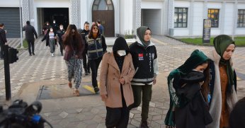 'Altın Kızlar' baltayı taşa vurdu: 8 milyonluk vurgununun şüphelileri adliyede