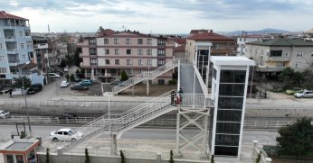 Darıca Okul Yolu Caddesi’nde üst geçit tamam