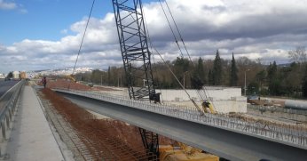 Alikahya Stadyum yolunda köprü kirişleri tamam