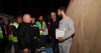 Başkan Bıyık, ilk sahuru depremzedelerle yaptı