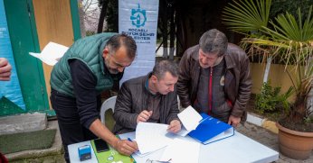 Büyükşehir, çiftçilere tohum dağıtımına başladı 