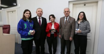 Öğrencilerin Ödülleri Başkan Aygün’den