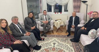 Nusret Acur, iftarlarını vatandaşla yapıyor