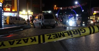 Yabancı uyruklu grubun bıçaklı kavgasında kan aktı: 3 yaralı