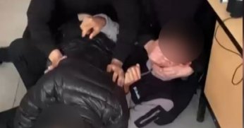 Akran zorbalığı bir anneyi böyle ağlattı