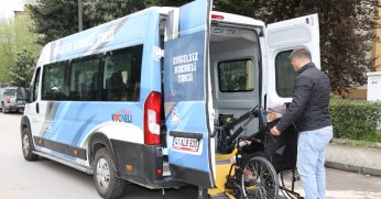 Engelsiz Taksi bayramda görev başında