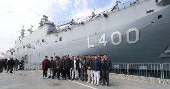 Öğrenciler TCG Anadolu'ya hayran kaldı