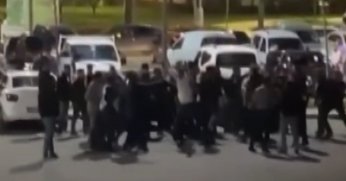 Kocaeli'de iki grubun kavgasında yumruklar havada uçuştu