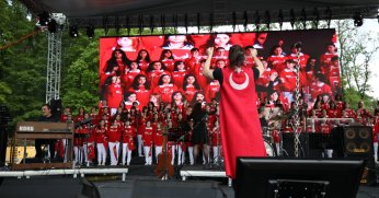 Kıraç ve 100. Yıl Korosu, bayrama coşku kattı