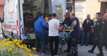 Aracın açılan kapısına çarpan bisikletli yaralandı