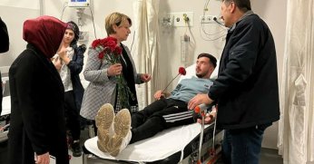 Özdemir’den Gebze’de hastalara moral ziyareti