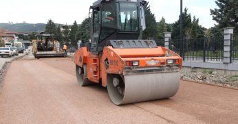 Derince Millet Bahçesi çevresine  asfalt ve yaya kaldırımı