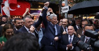 AK Parti’den üst üste miting gibi ofis açılışları