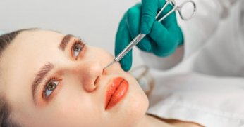 Türk doktorlar burun ameliyatında dünyaya eğitim veriyor