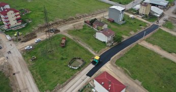 Çayırova'nın 37 sokağında asfalt çalışması yürütülüyor