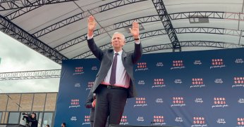 'YENİ HÜKÜMETİN BİR ŞEYLER YAPMA İHTİMALİ VAR' DİYEREK İLK TURDA BİTMESİNİ İSTEDİ!