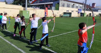 İlk yarışmalarından 9 madalya ile döndüler