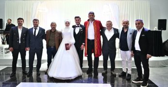 BAŞKAN KOCAMAN MUTLULUKLARA ORTAK OLUYOR