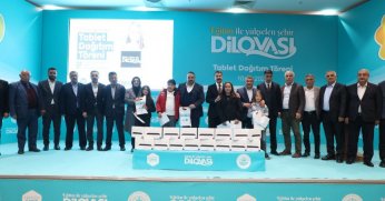 Miniklerin tablet bilgisayar mutluluğu