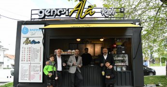 ADIYLA, TADIYLA VE MEKANIYLA ÂLÂ KAFE