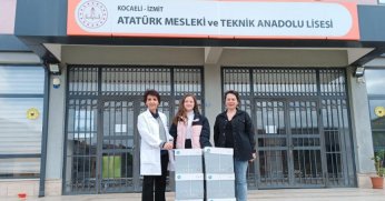 Toplanan her atık okullara malzeme desteği oluyor