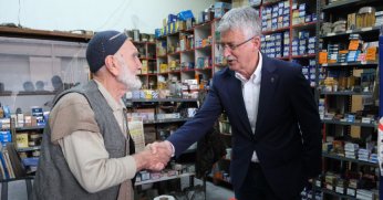 Ellibeş dur durak bilmiyor