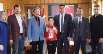 Şampiyon karateciden Kaymakam ve Milli Eğitim Müdürüne ziyaret