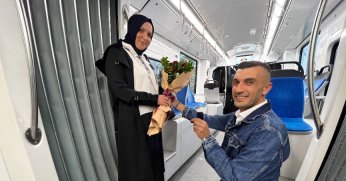 Tramvayda evlilik teklifi