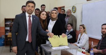 Bülent Sarı oyunu kullandı